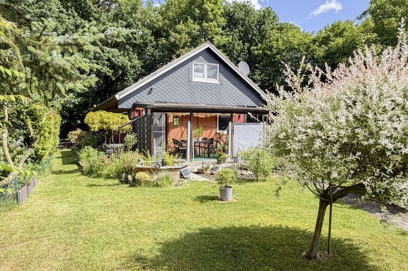 Eigenheim mit ca. 72,92 m² wohnlich nutzbarer Fläche, Garten und Stellplatz in ruhiger Randlage